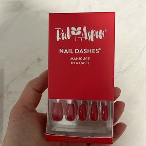 Red Aspen Nail Dashes
